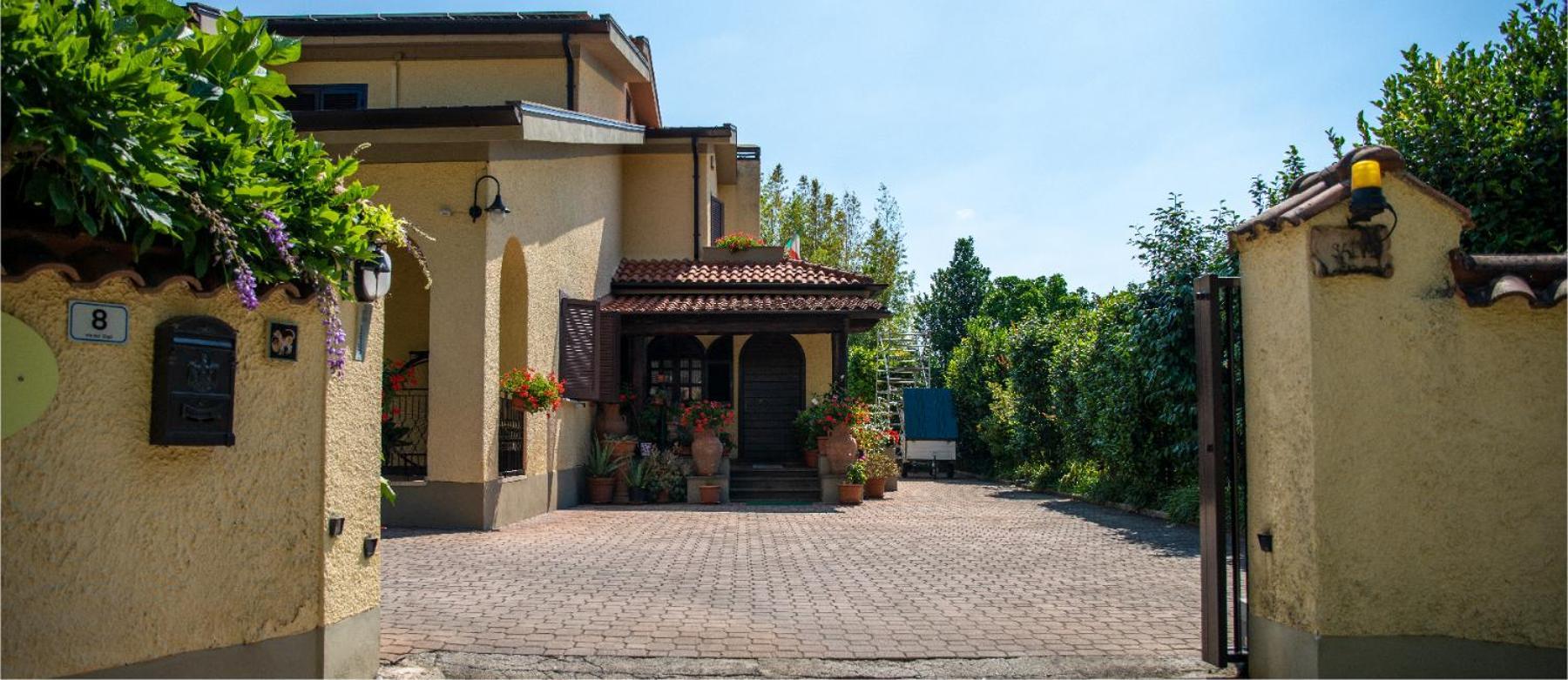 Alloggio Per Uso Turistico Sant'Andrea Lariano Buitenkant foto
