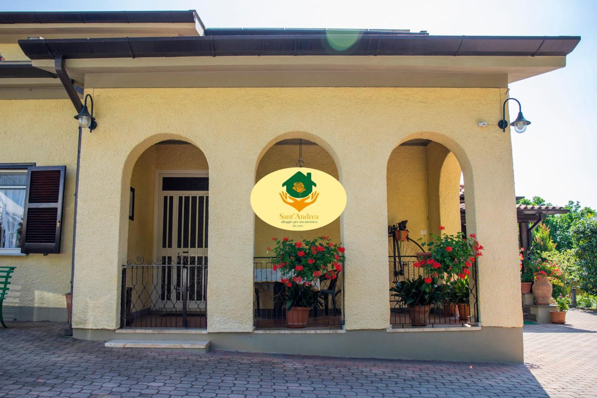 Alloggio Per Uso Turistico Sant'Andrea Lariano Buitenkant foto