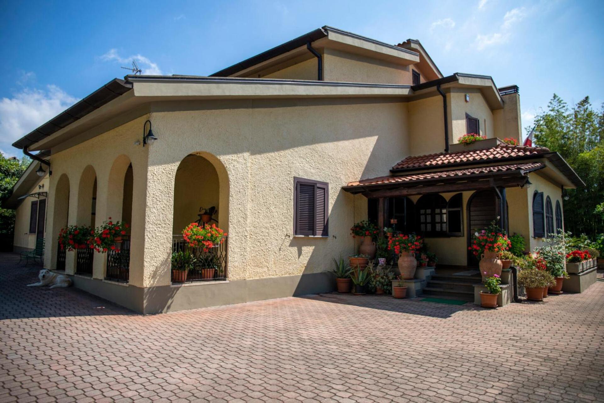 Alloggio Per Uso Turistico Sant'Andrea Lariano Buitenkant foto