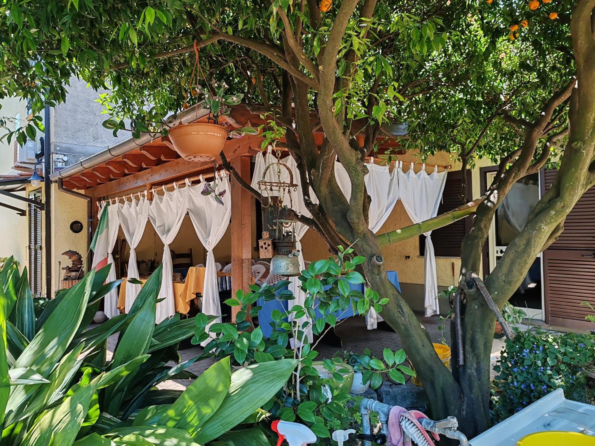Alloggio Per Uso Turistico Sant'Andrea Lariano Buitenkant foto